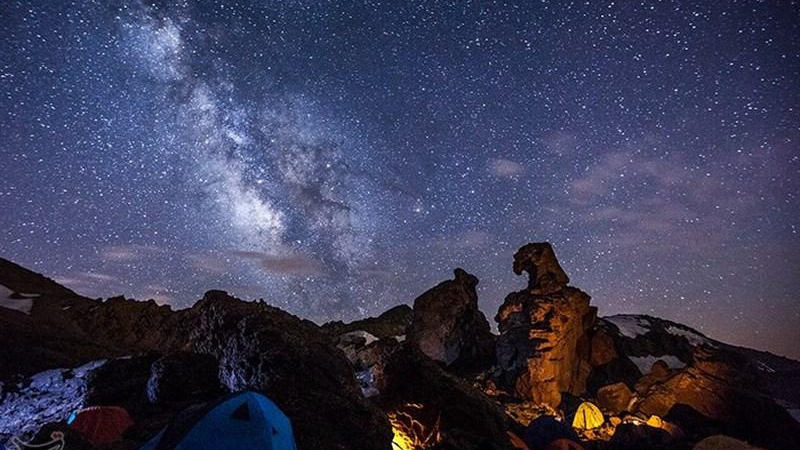 عقاب سنگی