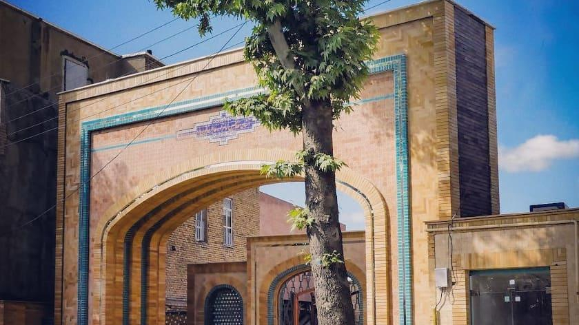 مسجد و زیارتگاه هاجر خاتون
