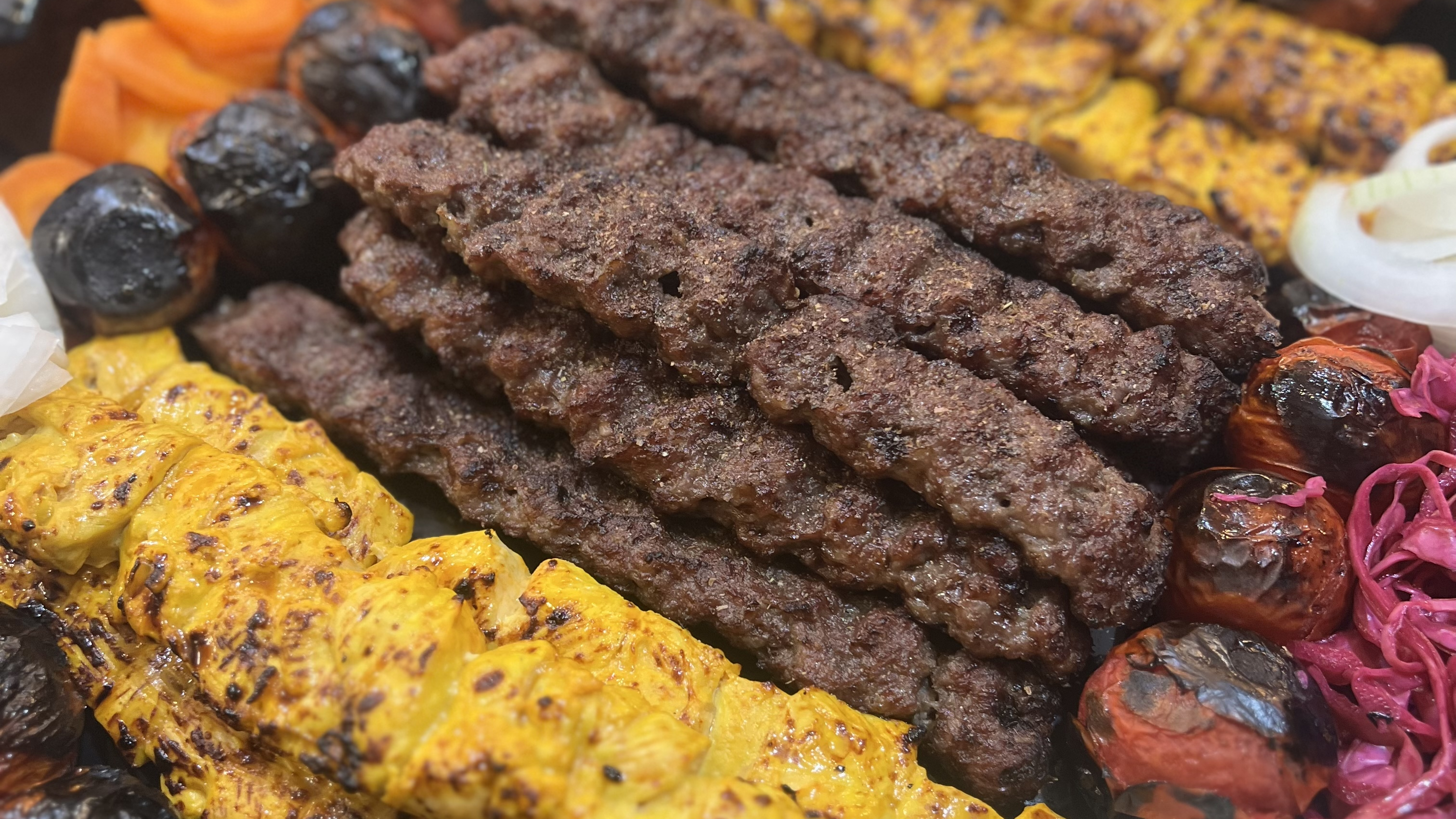 نان داغ کباب داغ گلپایگان (ناب)