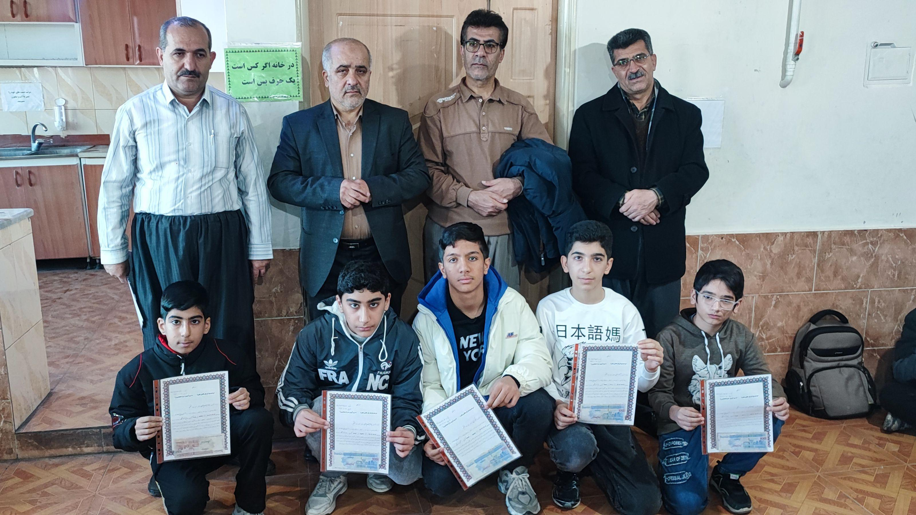 دبیرستان غیردولتی دکتر مظفر پرتوماه