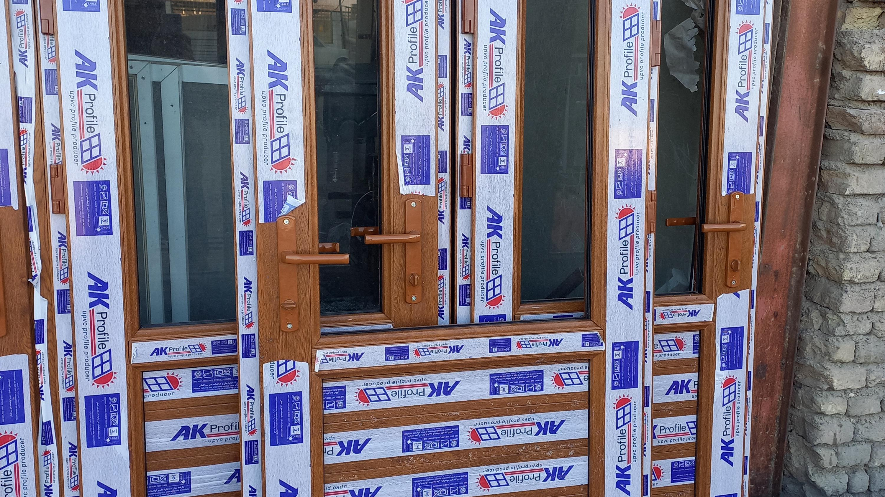 درب و پنجره کمال پژمان