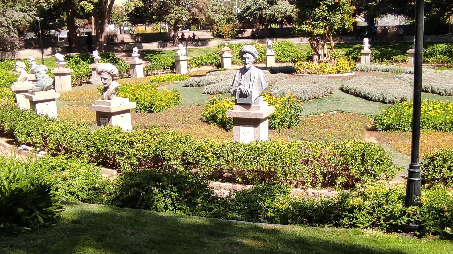 مجسمه ابوعلی سینا