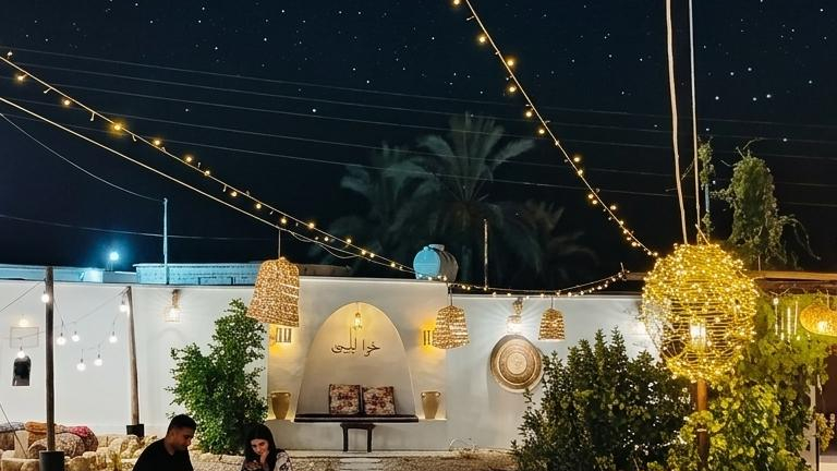 کافه اقامتگاه خونه آباجی