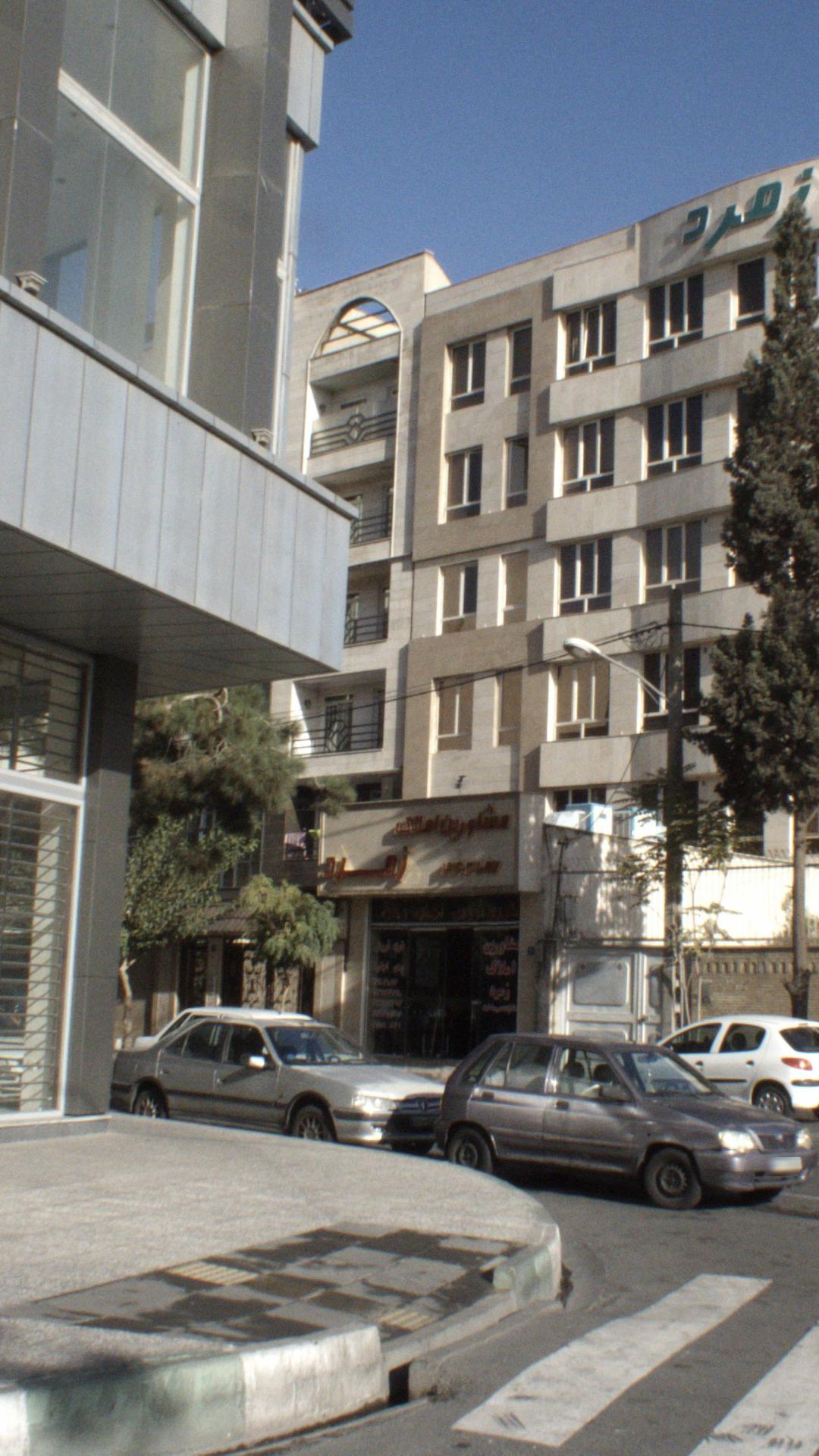 مشاورین املاک زمرد
