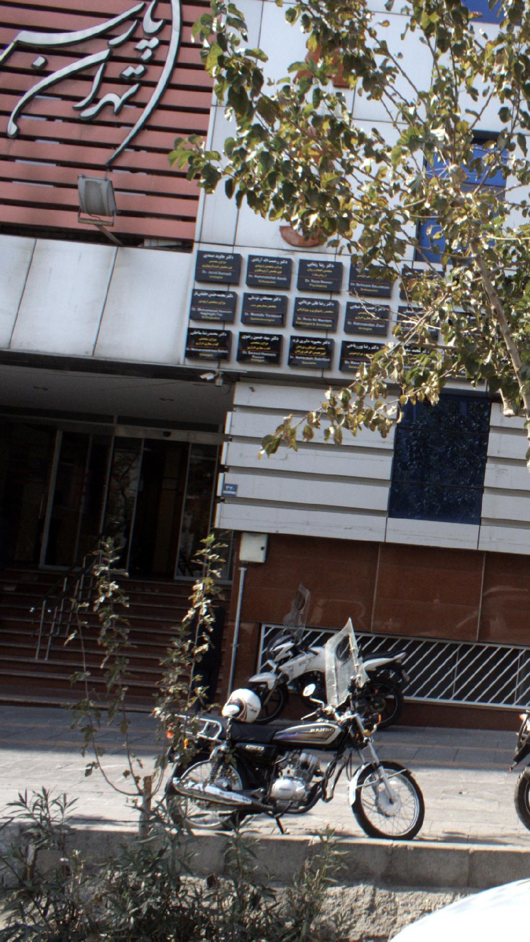 دکتر مصطفی