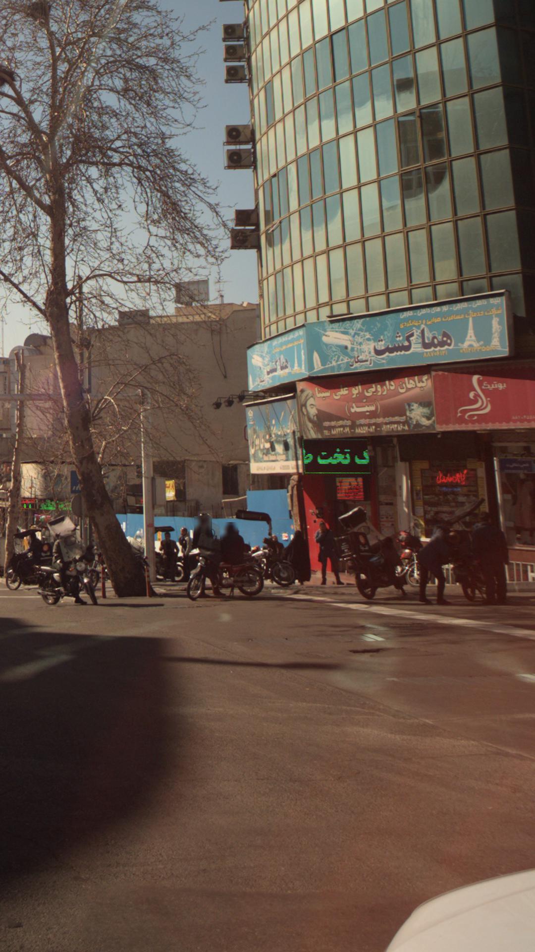 املاک بزرگ تخت طاووس