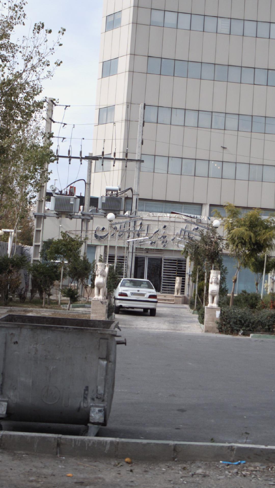 تالار پذیرایی لادن