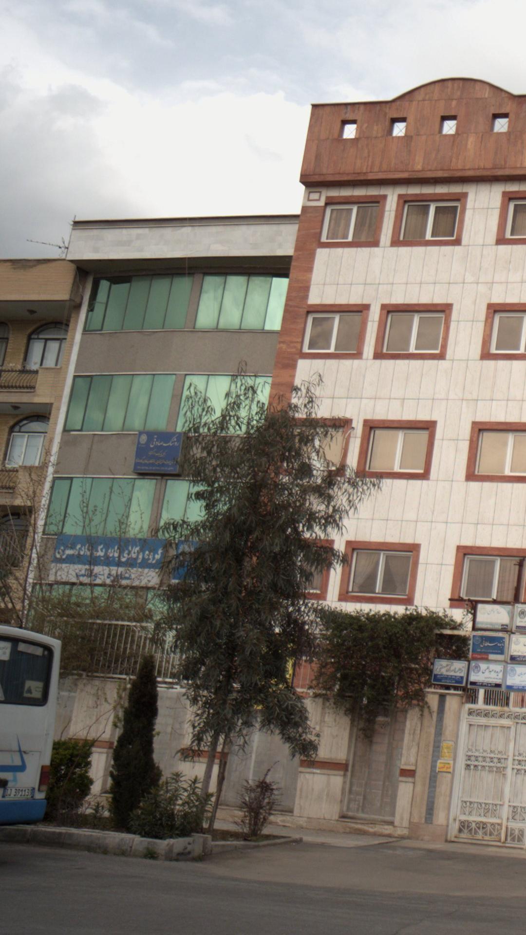 روشنک صادقی